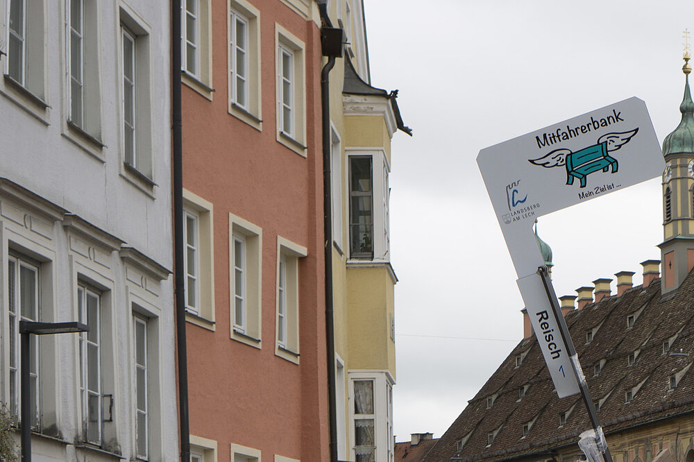 Mitfahrerbank an Hauptplatz