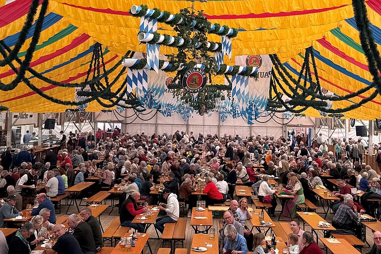 Alleinkommende Seniorennachmittag
