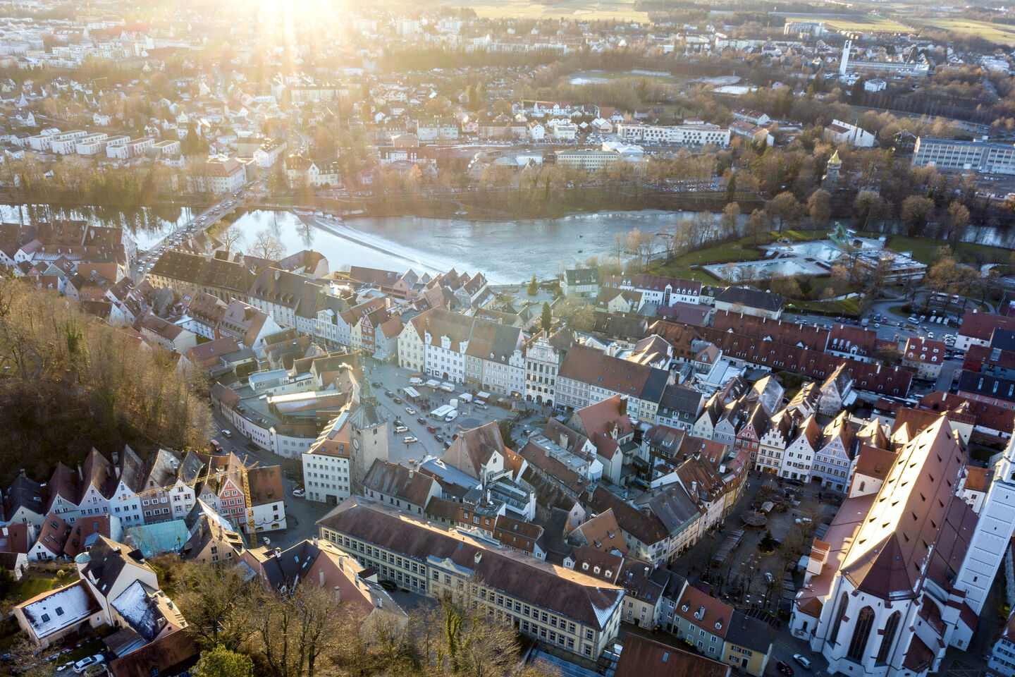 Altstadt mit Lech aus der Luft