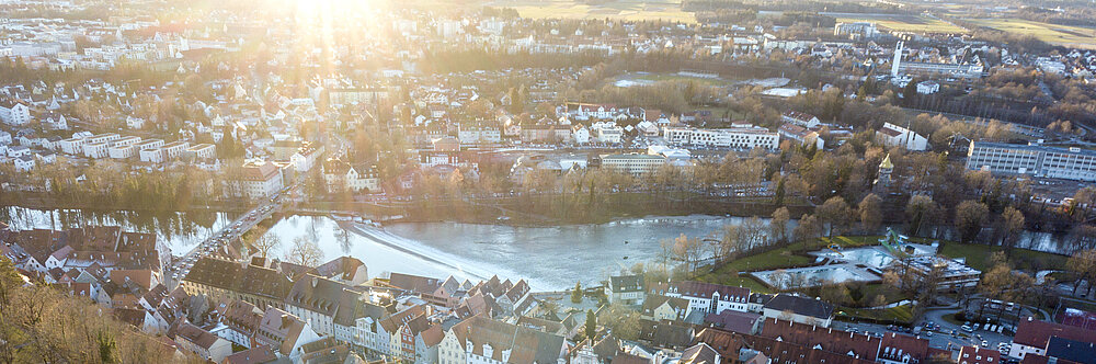 Altstadt mit Lech aus der Luft