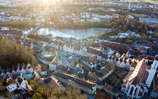 Altstadt mit Lech aus der Luft