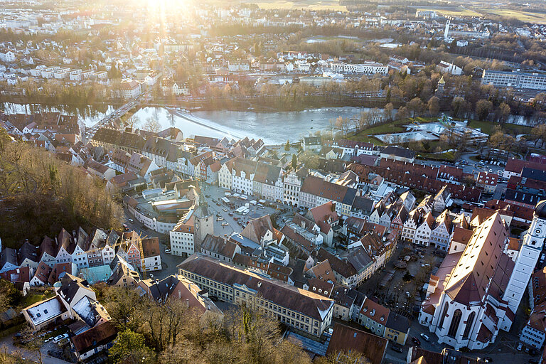 Altstadt mit Lech aus der Luft