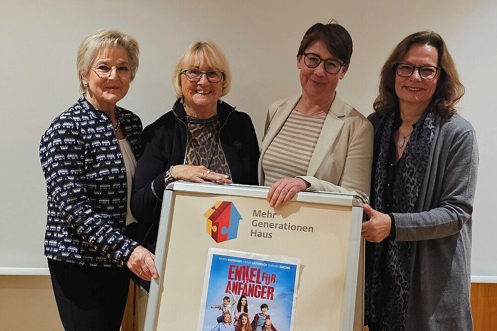 Die Organisatorinnen des Filmfestivals bei der Eröffnung des Filmfestivals