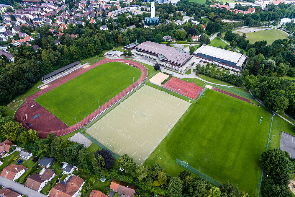 Tartanbahn, Stadion, Kunstrasen