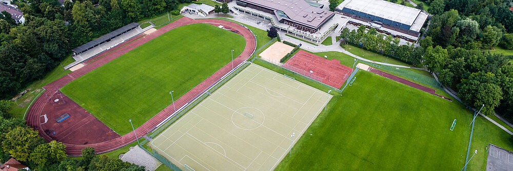 Stadion, Tartanbahn, Kunstrasen