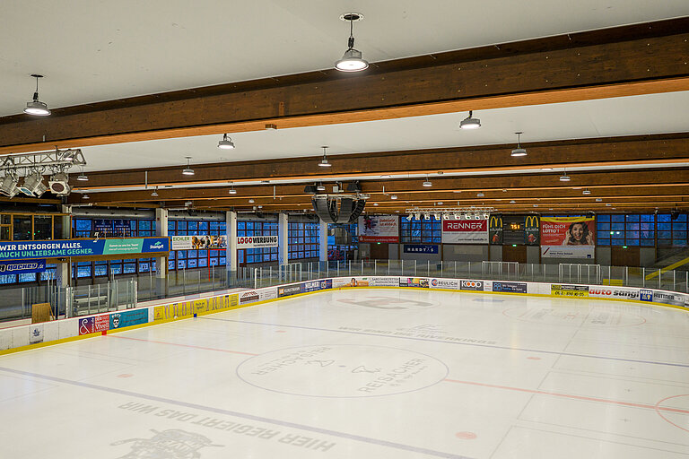 neue LED-Beleuchtung für die Eissporthalle